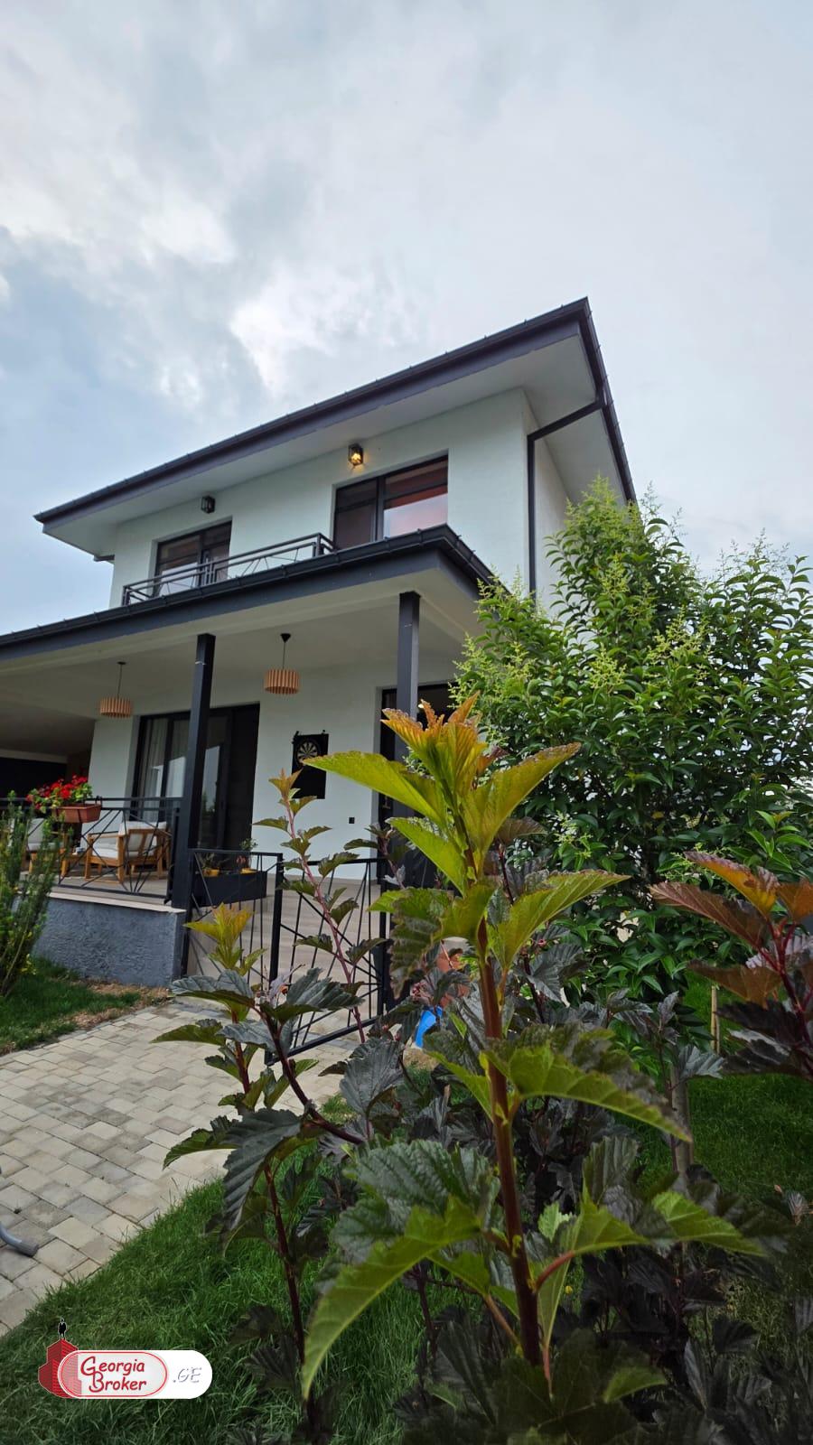 nearly repaired 7-room house for sale